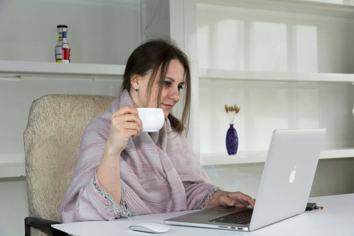 How to Turn Your Mom Blog Into Real Income: A No-Fluff Guide to Mom Blog Monetization