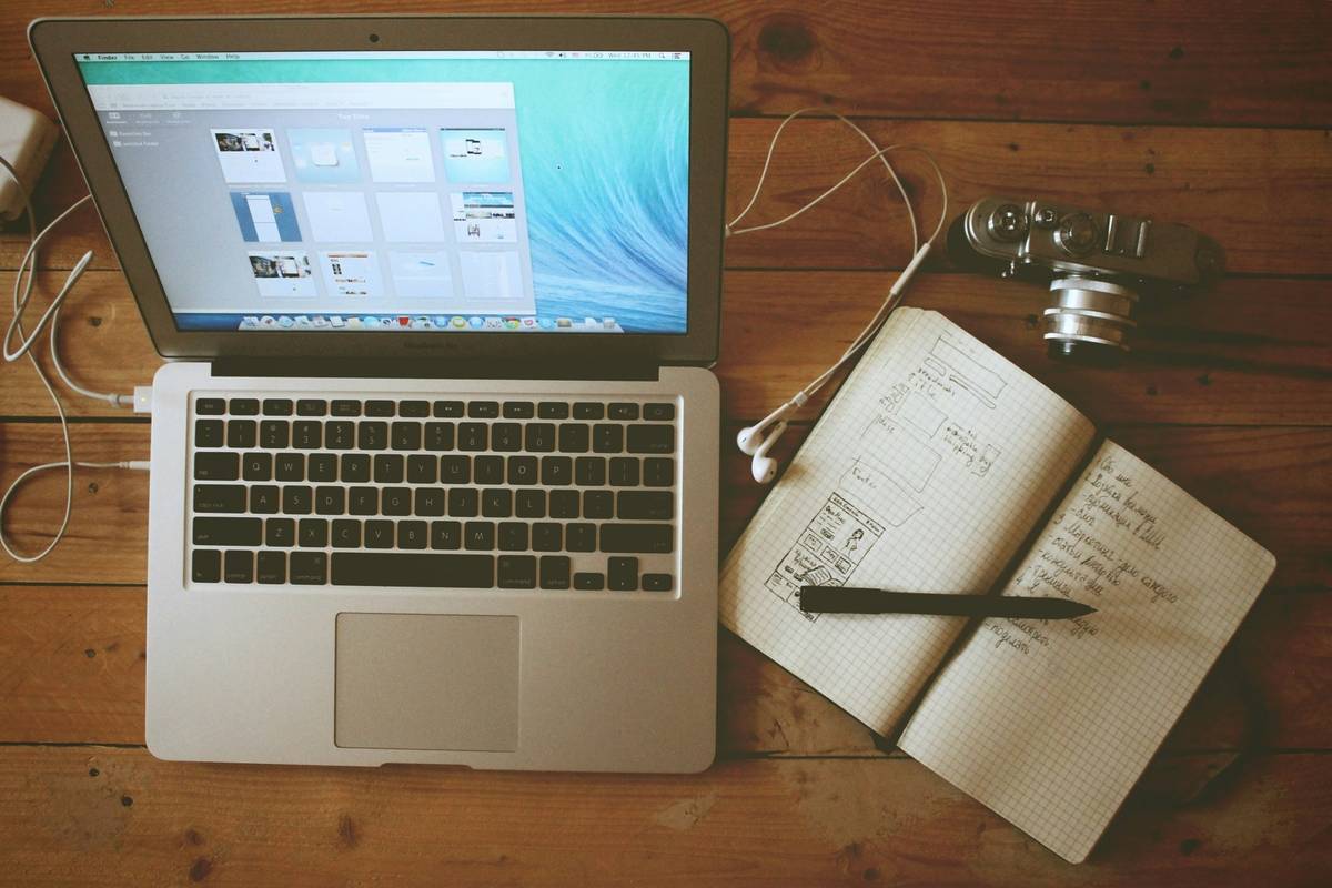 27 Profitable Small Business Blog Topics That Actually Attract Readers (And Pay the Bills)