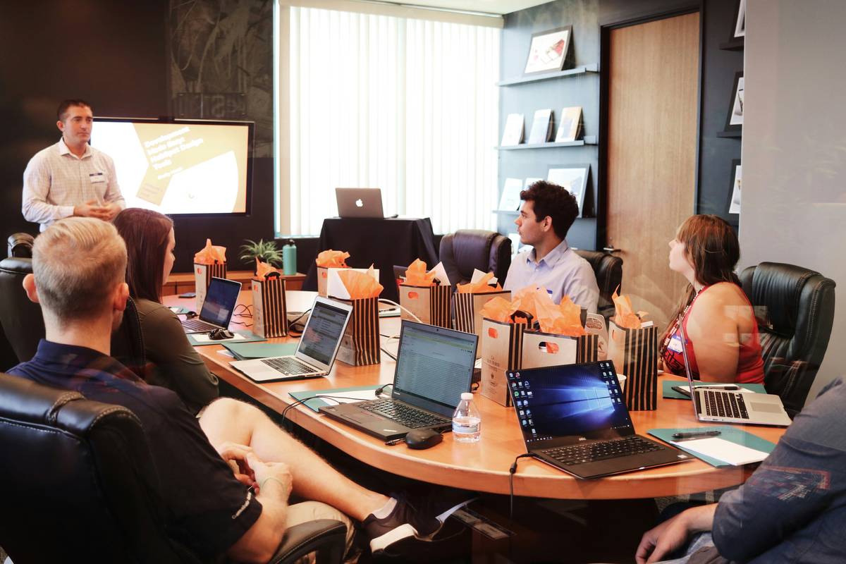 Why Your Network Marketing Business Is Stuck—And How a Real Network Marketing Mentor Can Unstick It