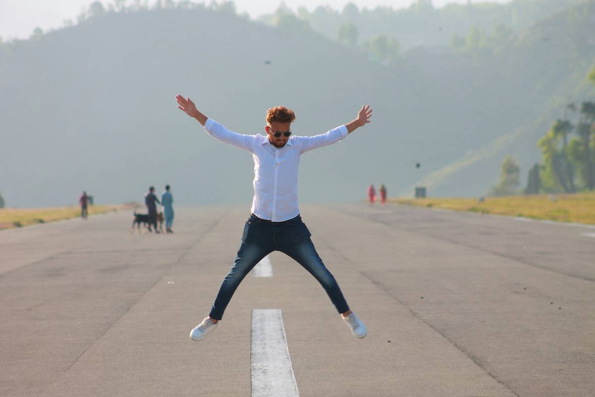 Big Move Entrepreneurship How to Make: Your No-BS Guide to Leaping When Others Hesitate